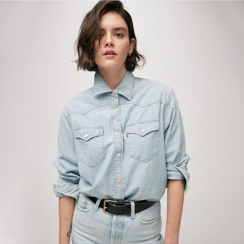 LEVI'S WOMEN'S ULTIMATE WESTERN DENIM SHIRT